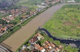 Polisi Sebut Mobil Tenggelam di Sungai Citarum Bawa…