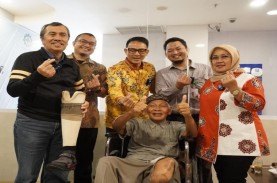 Bisa Layani BPJS, Gubernur Riau Serahkan Kaki Palsu…