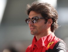 Hasil F1 GP Inggris: Diwarnai Kecelakaan, Carlos Sainz Rebut Juara Seri Perdana
