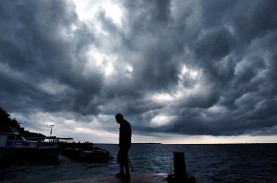Cuaca Jakarta 4 Juli, Hujan Disertai Kilat dan Angin…