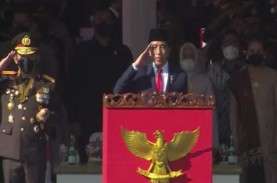 Jokowi Anugerahkan Bintang Bhayangkara Nararya ke…