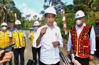 Tinjau Proyek Peningkatan Struktur Jalan di Pulau Nias, Jokowi: Tahun Depan Rampung