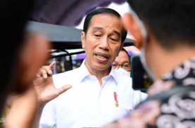 Jokowi Bagikan Bansos di Pasar Sukamandi: Picu Pertumbuhan…