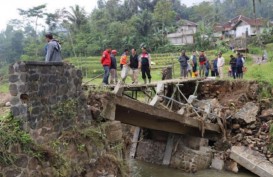 10 Hari Pascabanjir Bandang, Akses Warga Warga Mulyajaya Garut Masih Terbatas