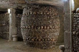 Catacombs, Labirin Bawah Tanah di Paris yang Jadi…