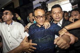 Politikus Demokrat Andi Arief Kembalikan Uang Rp50…