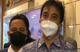 Roy Suryo Penuhi Panggilan Penyidik Polda Metro Hari…