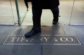 Tiffany & Co Sulap Karya NFT jadi Perhiasan Emas.…