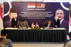 Menhan Prabowo dan Menhan Malaysia Teken MoU Kerja…
