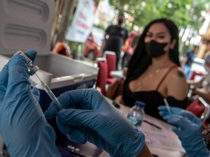 Polda Metro Jaya Gelar Vaksinasi Booster Merdeka di Sejumlah Titik