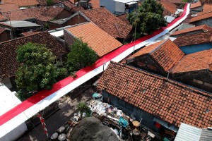 Bendera Merah Putih Sepanjang 150 Meter Menghiasi Kota Tegal