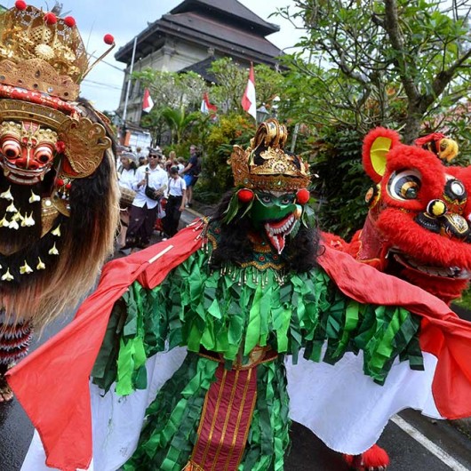 Kemeriahan Parade Seni Kemerdekaan di Kawasan Ubud Bali