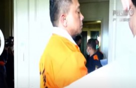 Penampakan Ferdy Sambo Kenakan Baju Tahanan Oranye