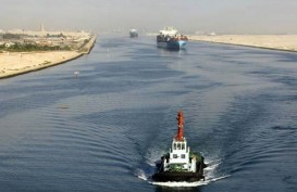 Kapal Tanker Minyak 'Nyangkut' di Terusan Suez, Lalu Lintas Sempat Terhenti