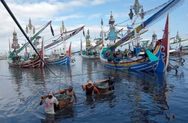 Nelayan Mengeluh Kesulitan Dapat Solar, Menteri KKP Turun Tangan
