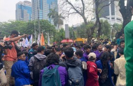 Demo BBM, Mahasiswa BEM SI dan Polisi Sempat Saling Dorong