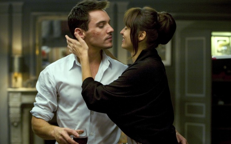 Penyamaran Anggota CIA John Travolta dalam 'From Paris With Love'