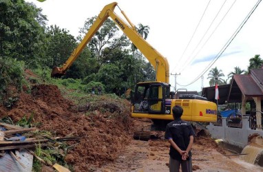 Banjir dan Longsor Terjang Padang, Bangunan Sekolah Hancur dan Warga Dievakuasi