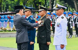 HUT ke-77 TNI, Jokowi Anugerahi Tiga Prajurit Tanda Kehormatan
