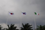 Pembukaan P20, Bendera Korea Selatan Dikibarkan Terbalik di Gedung DPR