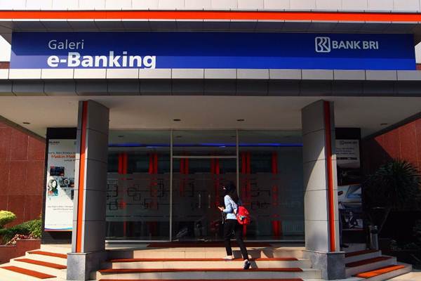 Руби банк. Bank staff Chile.