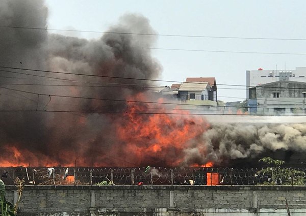 Kebakaran Di Belakang Wtc Mangga Dua Ratusan Rumah Hangus Terbakar