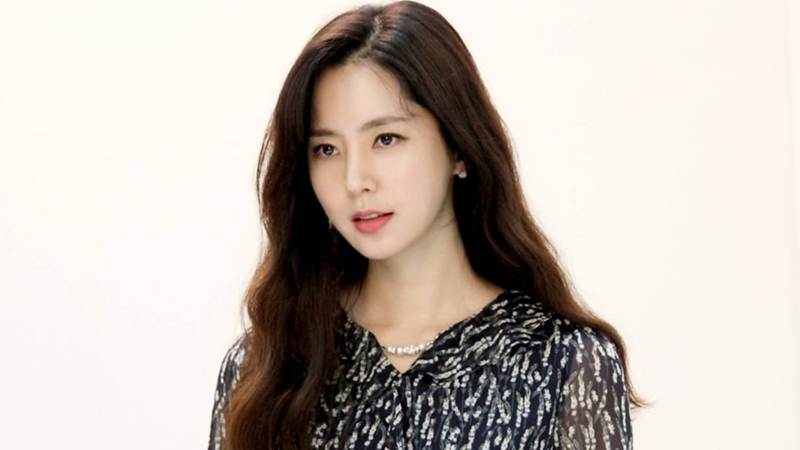 Mesranya, Foto Aktris Korea Han Chae Ah Bersama Tunangan - Lifestyle