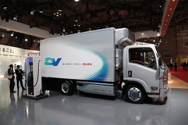 TOKYO MOTOR SHOW 2017: Isuzu ELF EV, Truk Listrik Era Baru Pengiriman ...